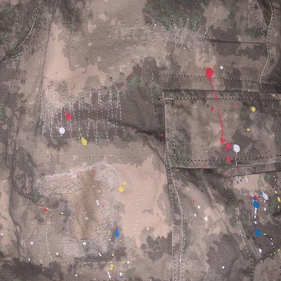 NWT โ
Paint ๐จ ๐ Stain Matchbox Camo Khaki Shorts - Picture 8 of 8